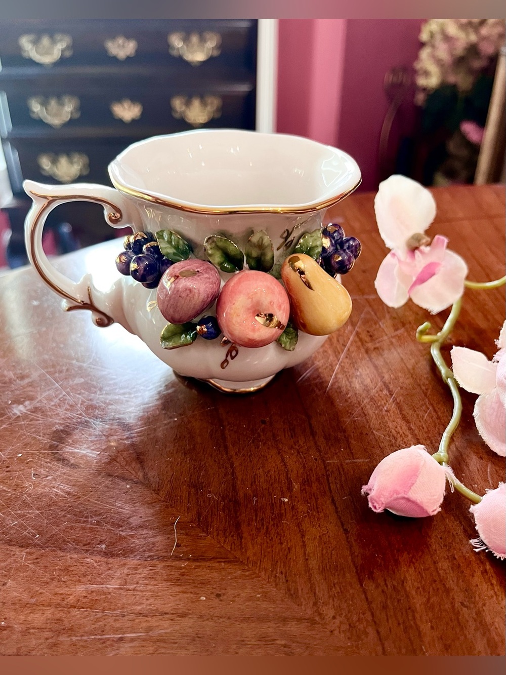 VTG White Porcelain 3D Fruit Relief Majolica Style Coffee/Tea Cup Gold Trim